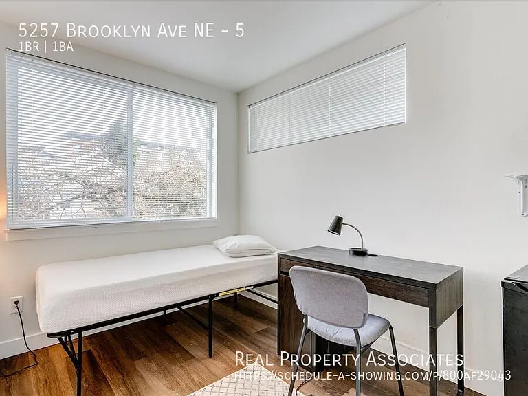 5257 Brooklyn Ave NE #5 — Photo 10
