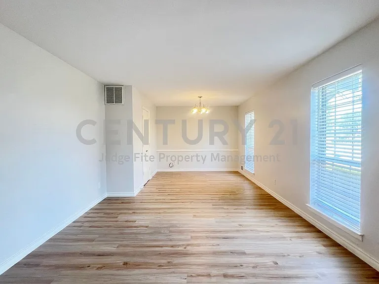 3910 Bucknell Dr — Photo 7
