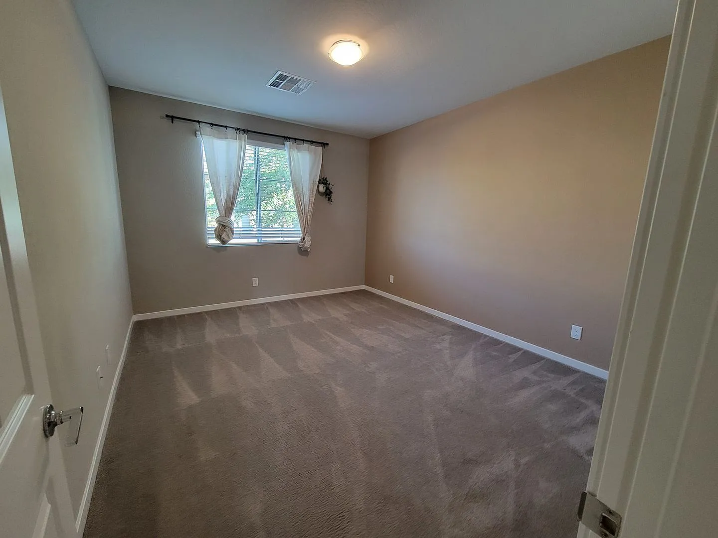 Breathtaking Strip Views Brand New Model in Summerlin 4bed 3.5bath — Photo 4