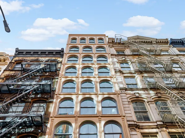 83 Walker Street image 12 of 13