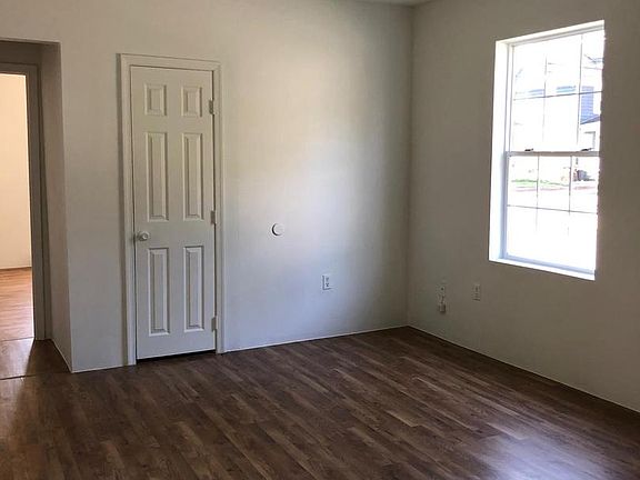 4th image of 221 W End Ave