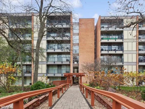 6010 Oakwood Dr APT 1K, Lisle, IL 60532