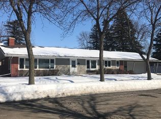 701 S Bend Ave, Marshall, MN 56258