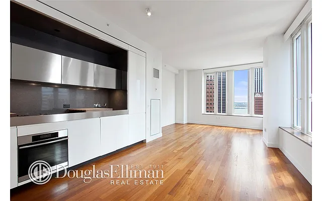 Rented by Douglas Elliman | media 8