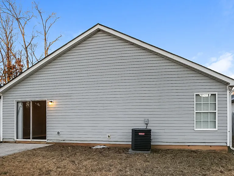 12110 Stewarts Crossing Dr — Photo 16