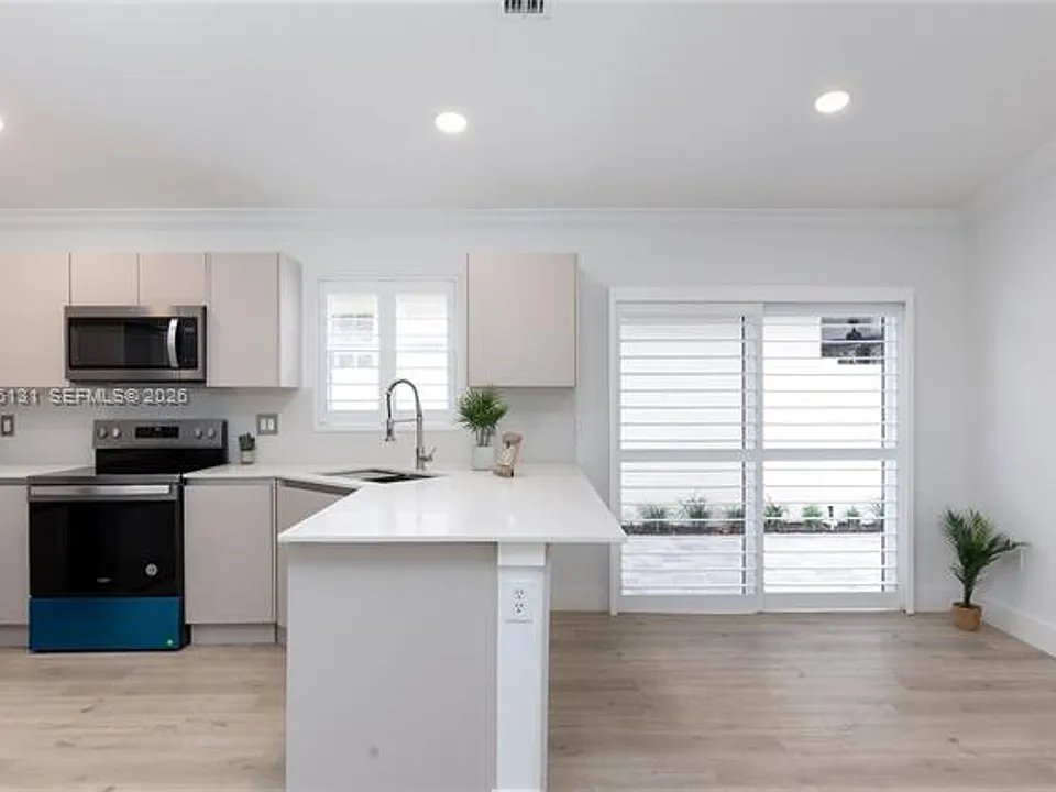 46 Gables Blvd #46