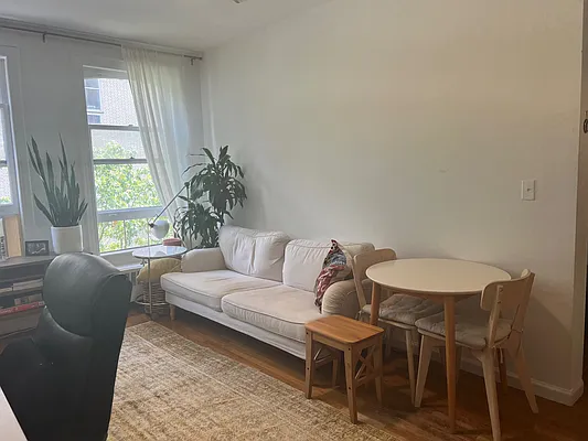 Rented by Gazal International Brokerage Group | media 7