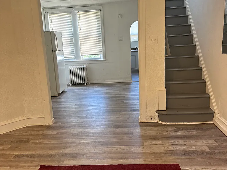 164 W Luray St — Photo 3