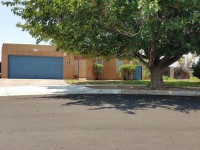 8909 Bluegrass Ct NE, Albuquerque, NM, 87113