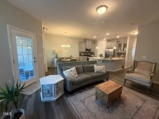 3 bed, 2.5 bath, $2,200 — Photo 4