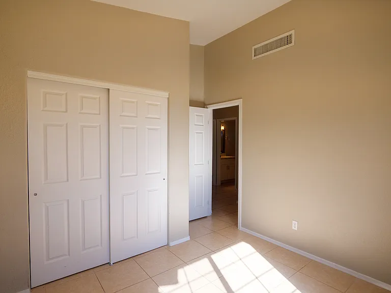 1672 W Wood Crest Ct — Photo 13