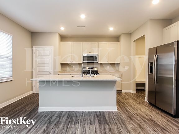 4th image of 2416 S Carlota Dr