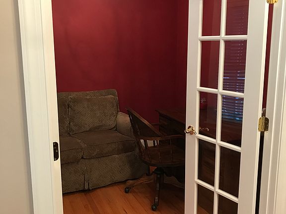 4th image of 1211 Park Dr
