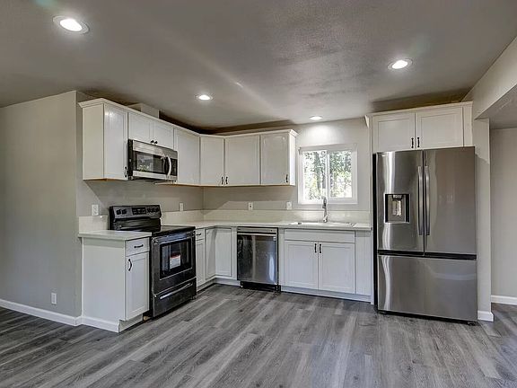 2nd image of 6440 Pine Dr