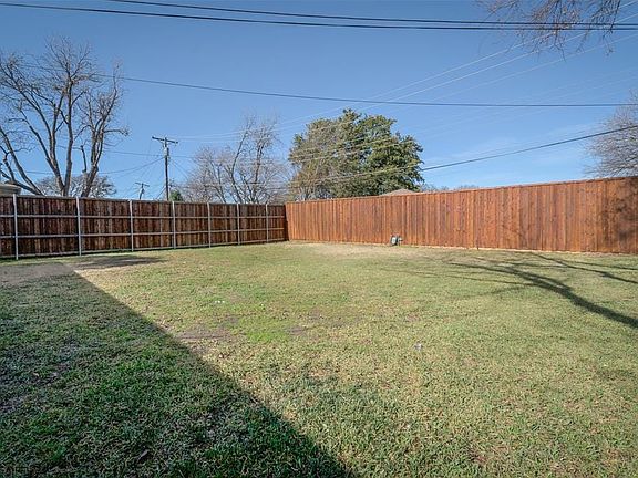 4th image of 2965 Bay Oaks Dr