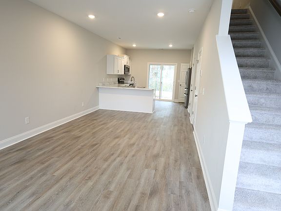 5th image of 173 Loren Rd