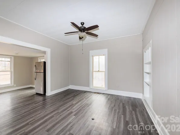 1209 Wilson W Lee Blvd, Statesville, NC 28677