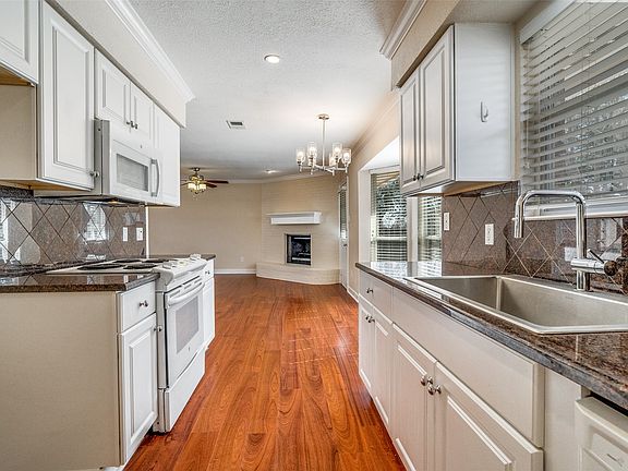 2nd image of 2713 Ridge Rd N