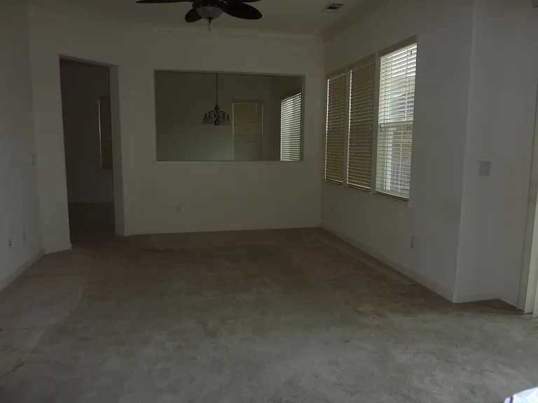 2143 Prato St — Photo 2