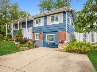 705 Audubon St, Hoffman Estates, IL 60169