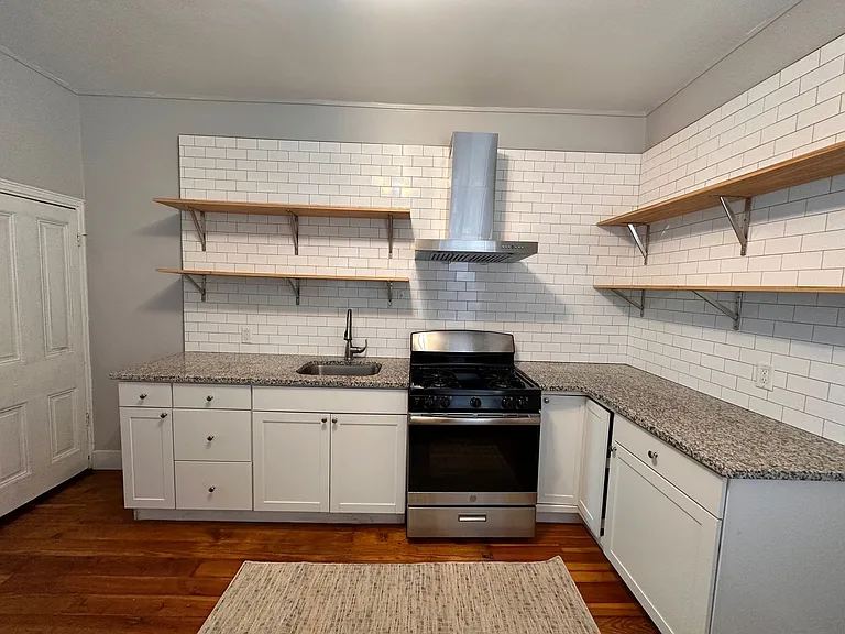 2049 E Cambria St — Photo 10