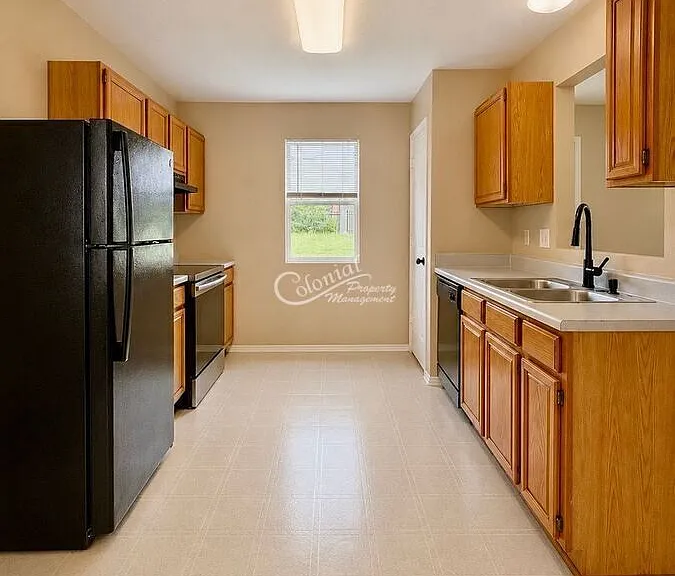 4602 Greyhound Dr — Photo 4