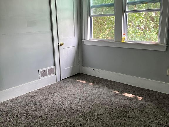 3rd image of 7260 Burnette Ave #7260