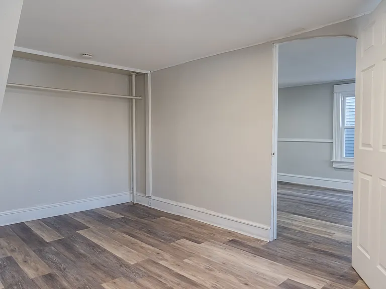 540 Front St — Photo 3