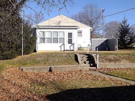 3rd image of 502 E South St