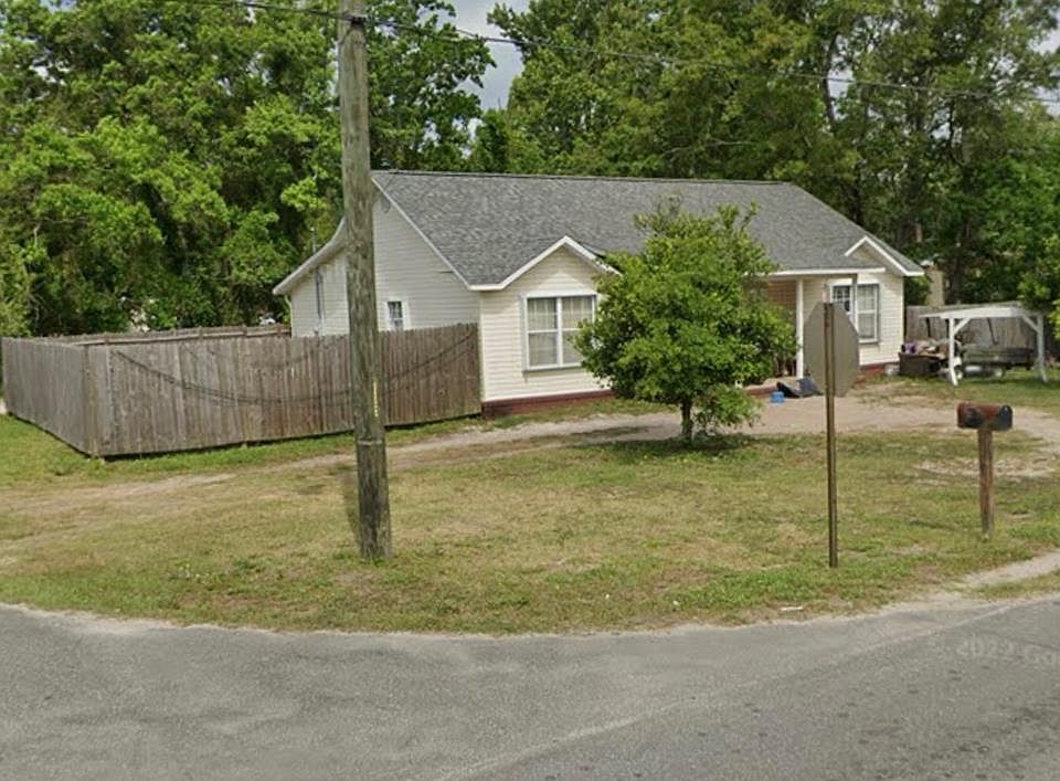 1st image of 222 24th Ave