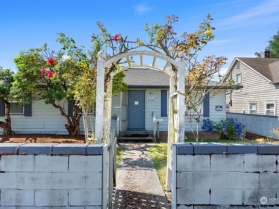 4th image of 2319 11th Street