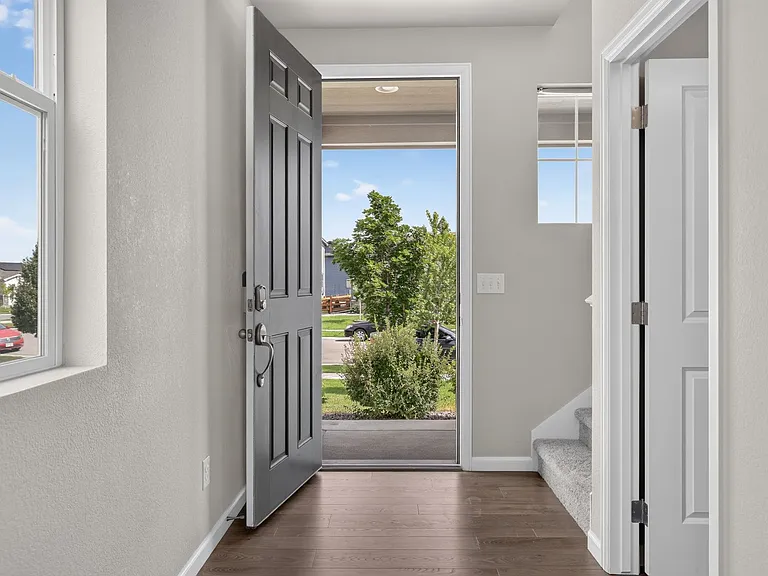 360 Marlowe Ct — Photo 2