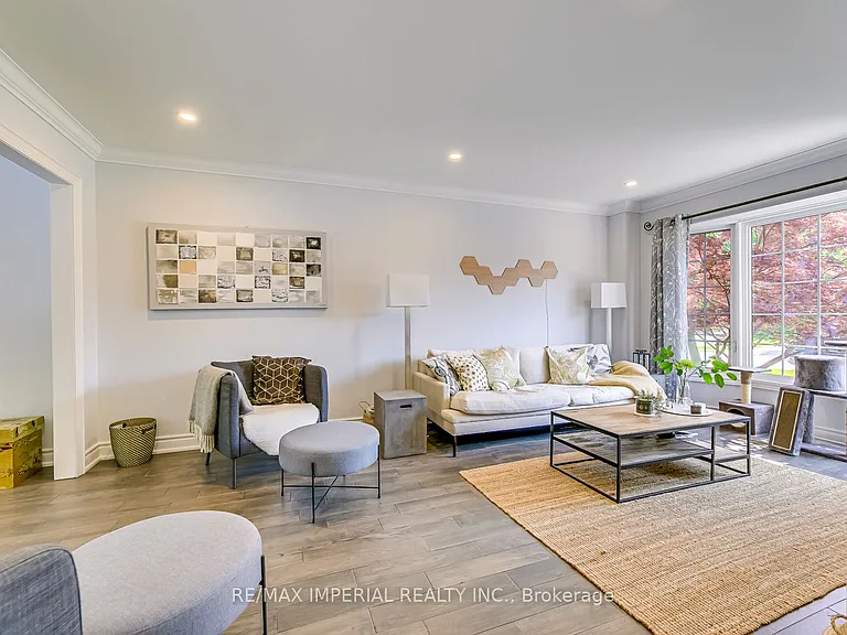 1511 Greenridge Cir — Photo 5