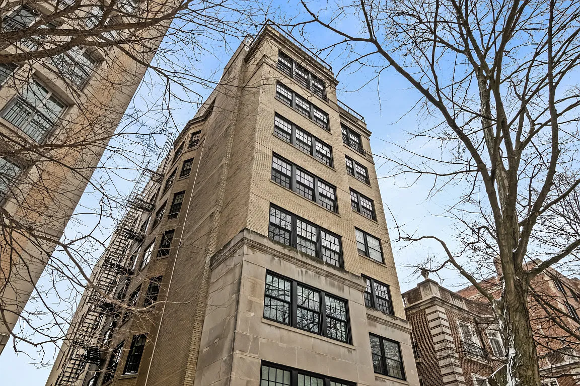 1519 Hinman Ave APT 4C photo 1