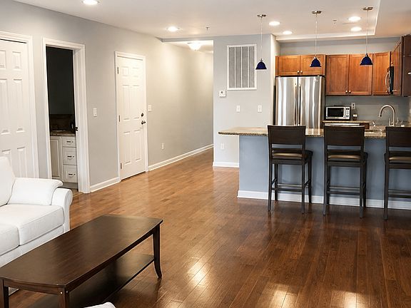 4th image of 603 Willow Ave APT 3