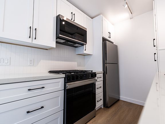 3rd image of 4061 Lafayette Pl APT 1