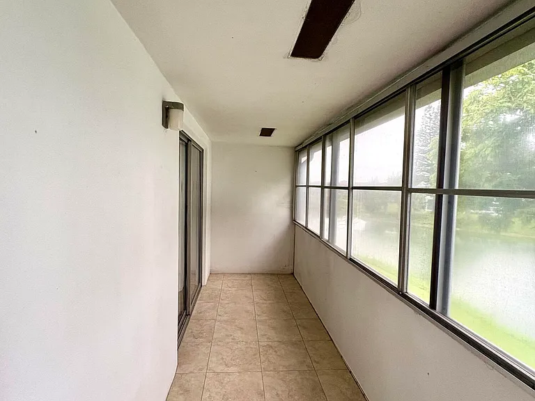 163 Somerset Cres #H — Photo 16