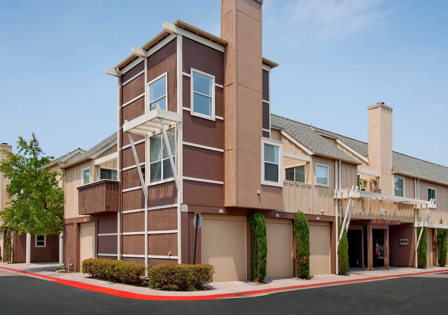 Riva Terra Apartments at Redwood Shores — Photo 4