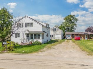 5652 W Reighmoor Rd, Omro, WI 54963