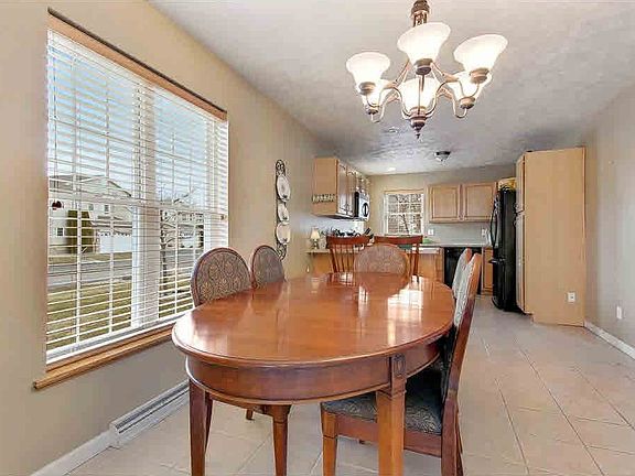 Dining Area to Kitchen.