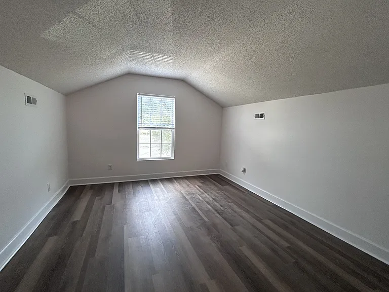 218 Bellegrove Dr — Photo 20