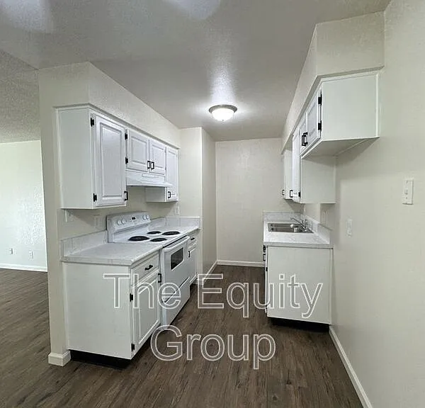 1426 W Elowin Ave — Photo 10