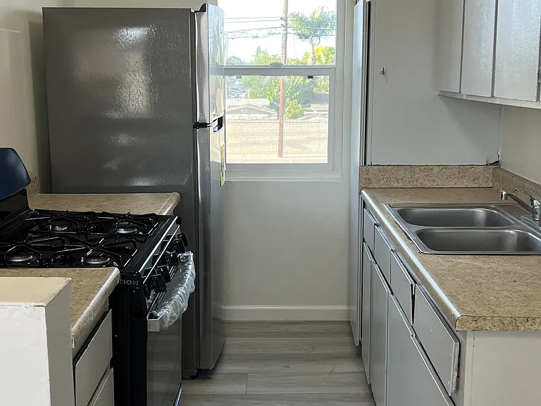 7732 Chapman Ave #4 — Photo 6