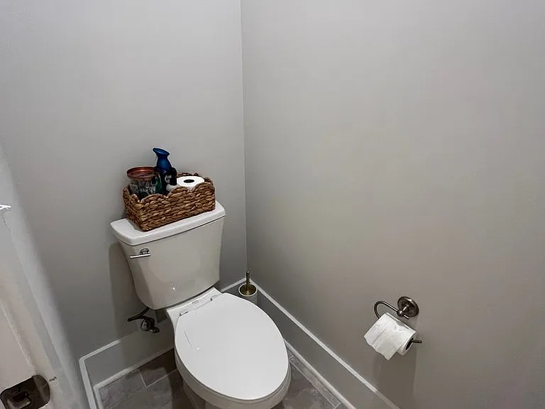 7404 Springwater Dr — Photo 28
