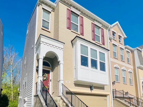 700 Greenford Trl N, Carmel, IN 46032