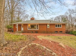 49801 Joy Rd, Canton, MI 48187