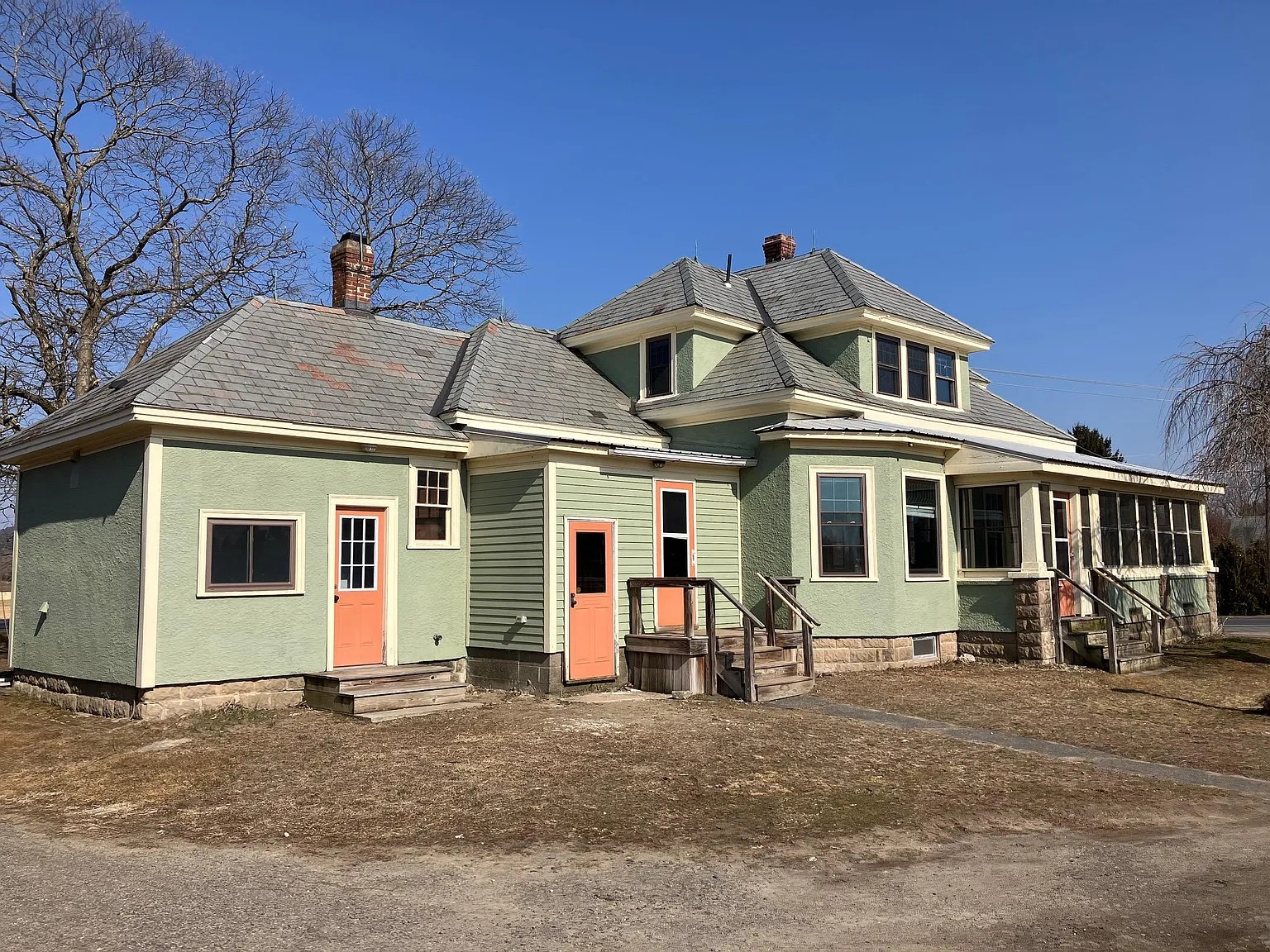4 bed, 1887 sqft, $2,925 — Photo 3