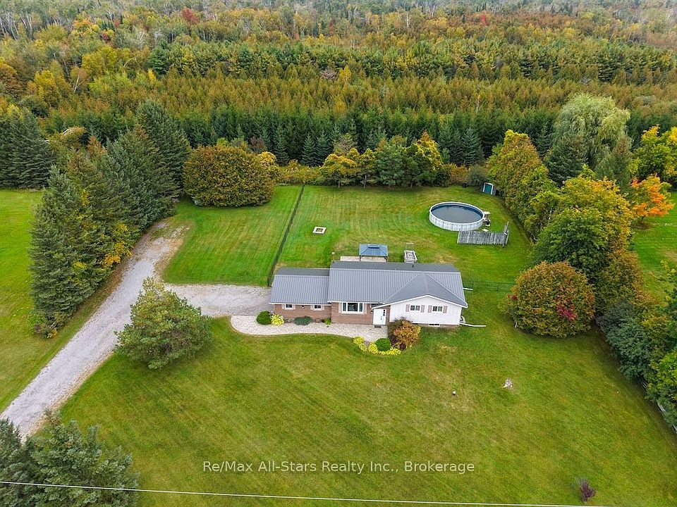 1st image of 530 Centreline Rd