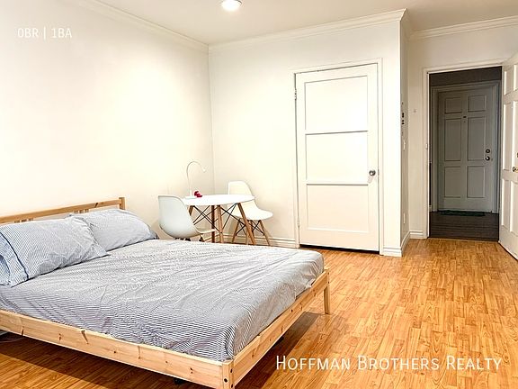 3rd image of 309 N Sycamore Ave #8