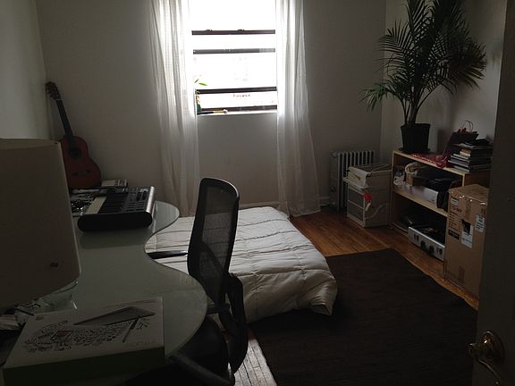 4th image of 346 6th St APT 3